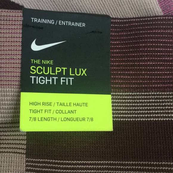 Nike High Rise Leggings - Picture 7 of 8